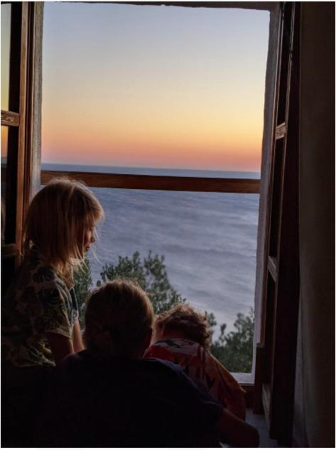 Ustrine View Villa Luaran gambar