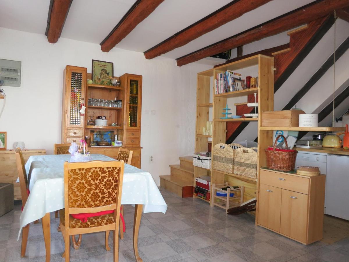 Ustrine View Villa Luaran gambar